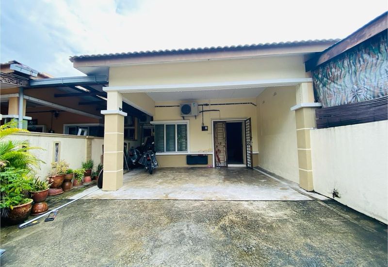 Taman Desa Baiduri Aman