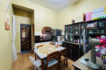 Taman Desa Baiduri Aman