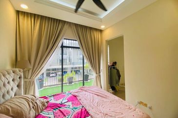 Crescent Park Townvilla