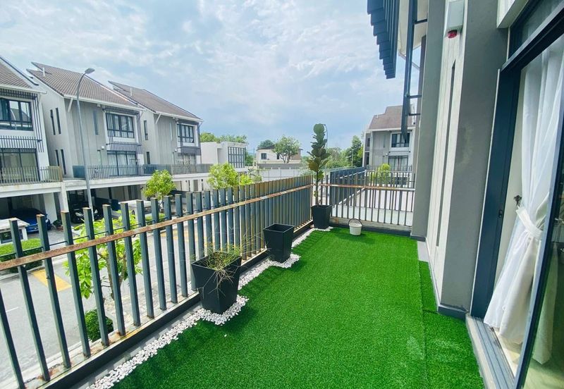 Crescent Park Townvilla