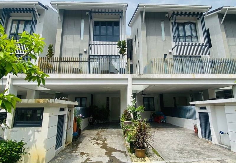 Crescent Park Townvilla