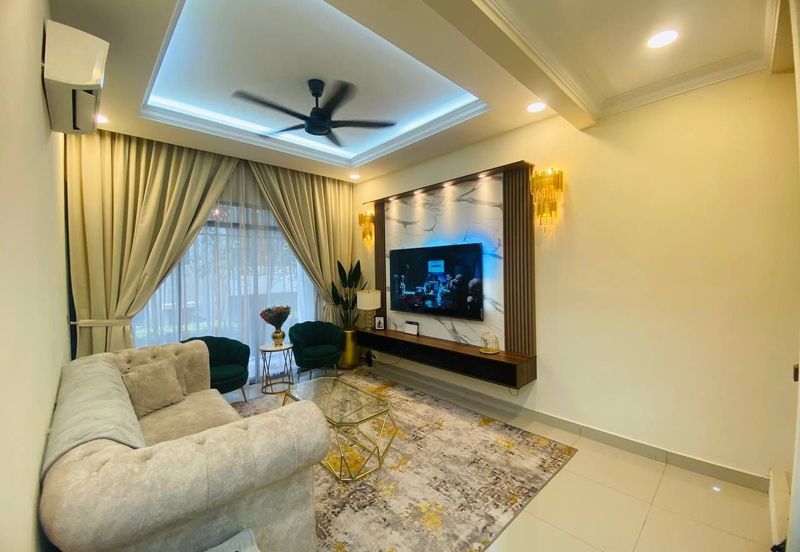 Crescent Park Townvilla