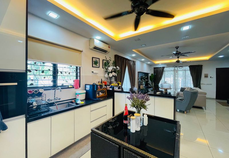 Fusca (Erythrina Series), Setia Alam