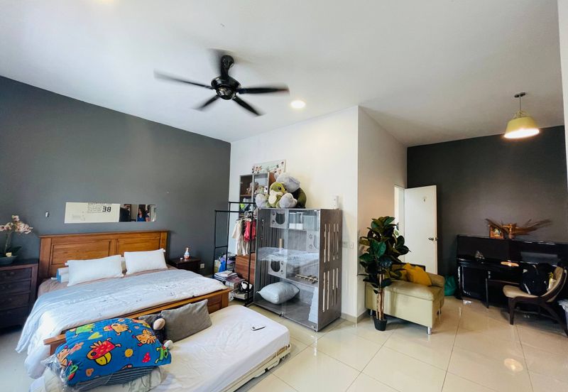 Fusca (Erythrina Series), Setia Alam