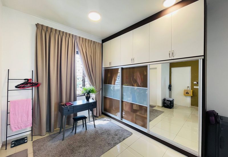 Fusca (Erythrina Series), Setia Alam