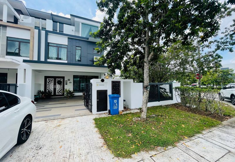 Fusca (Erythrina Series), Setia Alam