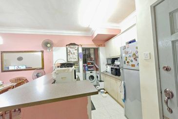 Angsana Apartment @ Taman Raintree