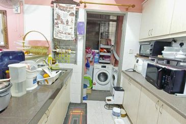 Angsana Apartment @ Taman Raintree