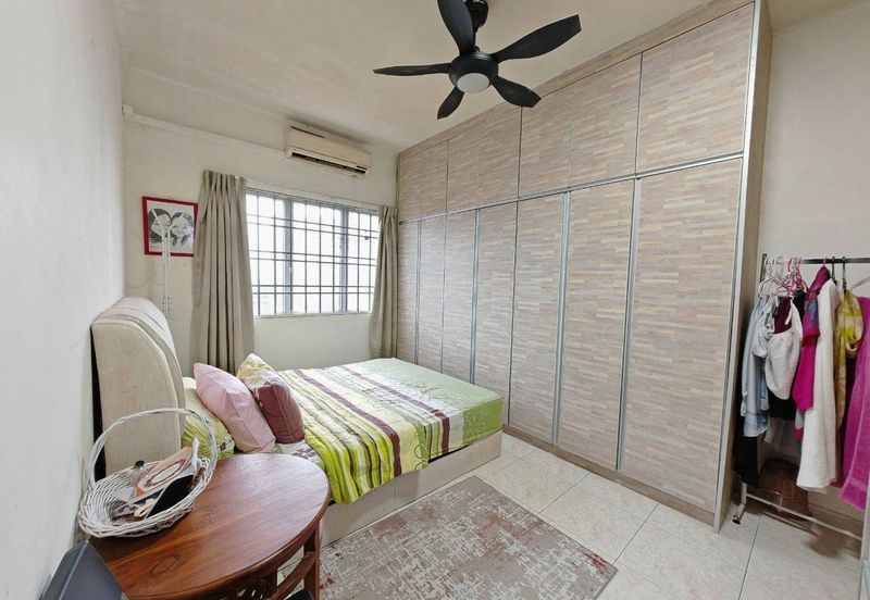 Angsana Apartment @ Taman Raintree