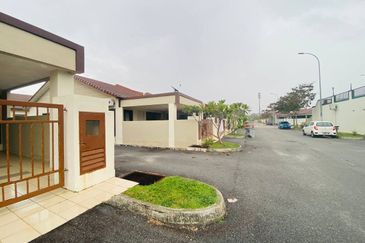 TAMAN BAYU INDERA, LUKUT