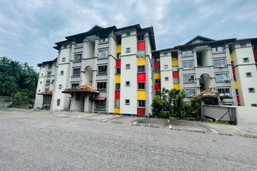 Astana Alam Apartment