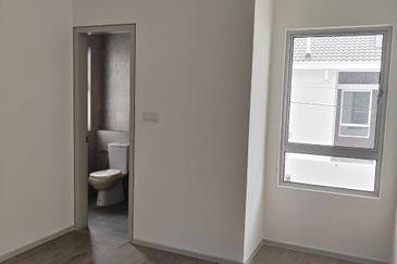 Dayana @Nilai Impian