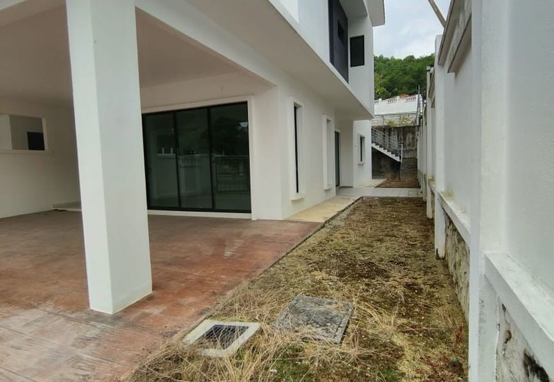 Taman Berlian Tropika