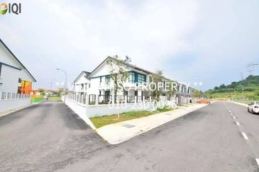 BANDAR BUKIT RAJA NAFIRI DOUBLE STOREY END LOT FOR SALE