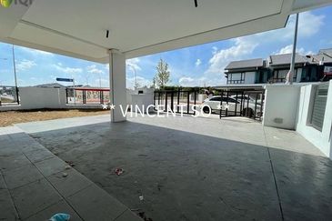 Bukit Raja Corner Double Storey For Sale