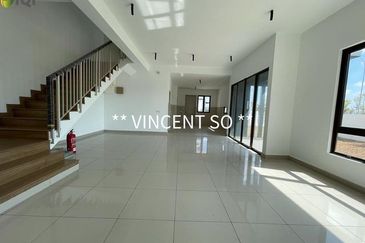 Bukit Raja Corner Double Storey For Sale