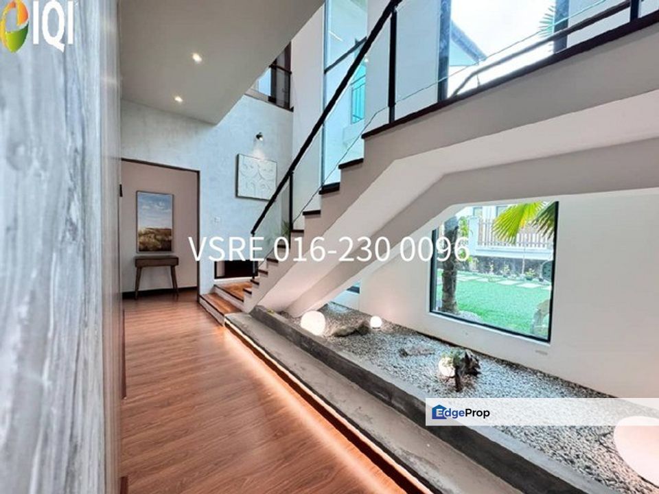 Subang Bestari, Seksyen U5  Luxury 3-Storey Bungalow For Sale, Selangor, Shah Alam