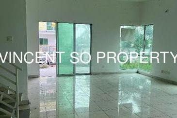Desa Bayumas 2.5 Storey Cluster  Corner Lot  Semi D For Sale 