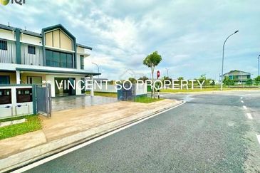 Bandar Bukit Raja Lyra Double Storey House (Endlot) For Sale
