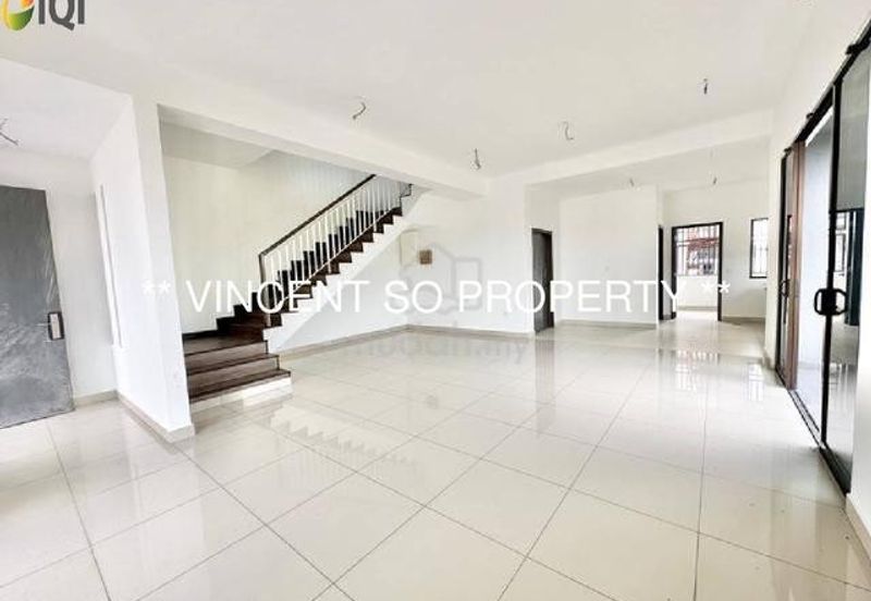 Bandar Bukit Raja Lyra Double Storey House (Endlot) For Sale