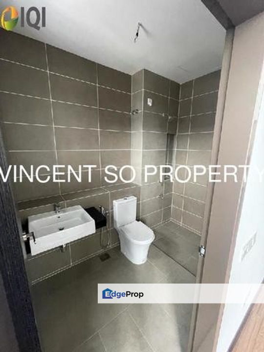 Bandar Bukit Raja 2-sty intermediate Terrace / Link House (** first phase of Lyra) For Sale (few units), Selangor, Klang