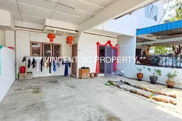 Kapar Batu 10-Double Storey For Sale