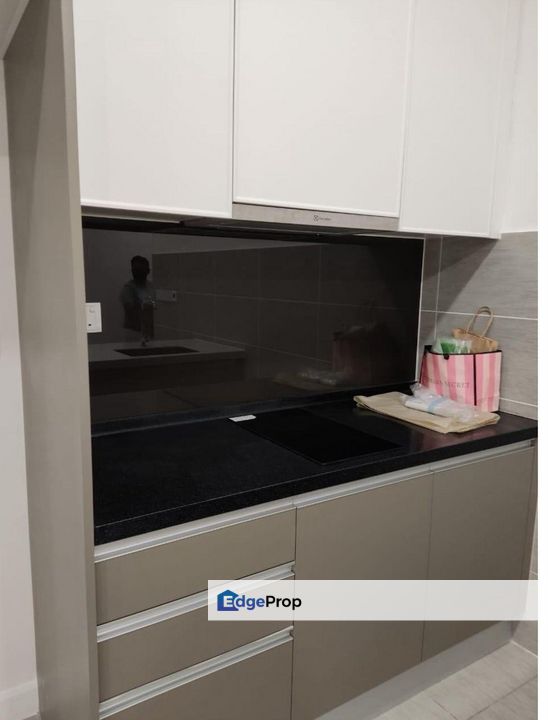 Fully Furnished, Rare Unit, First Come First Serve, Included Washer, Queen Bed & Mattress, Selangor, Sepang