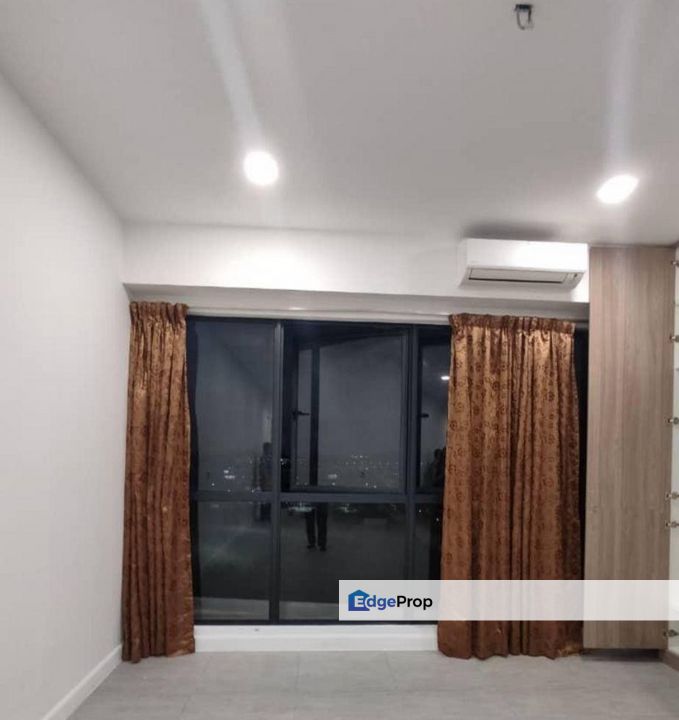 Fully Furnished, Rare Unit, First Come First Serve, Included Washer, Queen Bed & Mattress, Selangor, Sepang