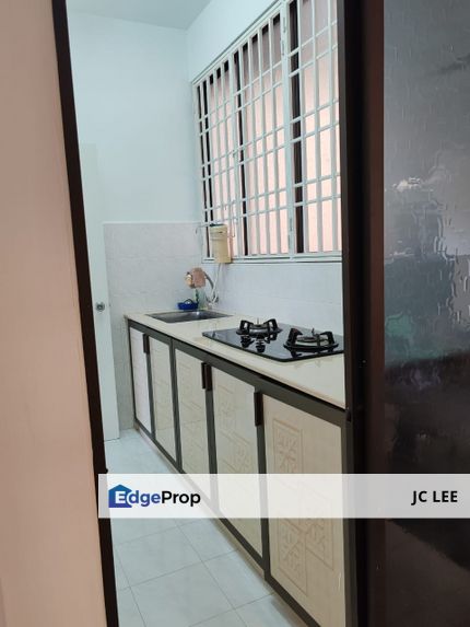 Kingfisher Apartment for Sale, Partially Furnished with 3Bedrooms 2Bathrooms, Middle Floor, Jelutong, Penang, Greenlane