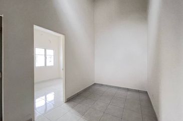 Iris @ Bandar Hillpark