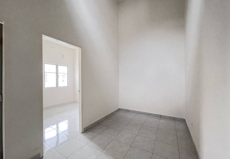 Iris @ Bandar Hillpark