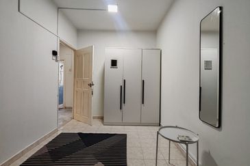 Endah Regal Condominium