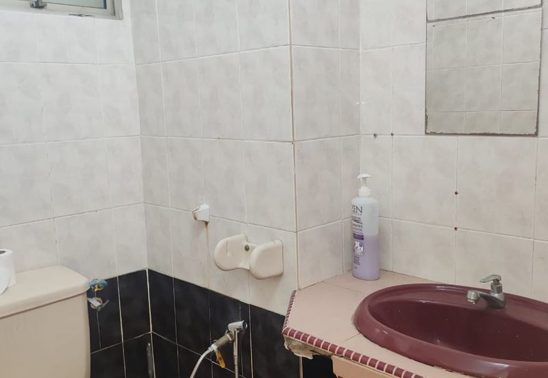 Endah Regal Condominium