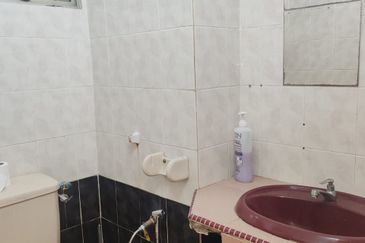 Endah Regal Condominium