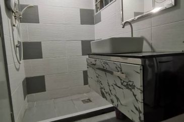 De Tropicana Condominium