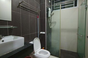 D'Summit Residences @ Kempas Utama