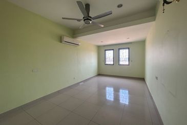 Maple Red, Adda Heights