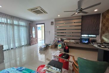 Maple Red, Adda Heights