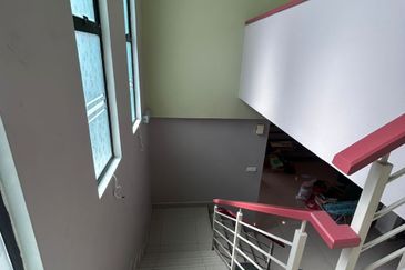 Maple Red, Adda Heights