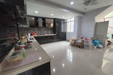 Maple Red, Adda Heights