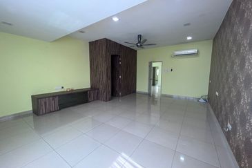 Maple Red, Adda Heights