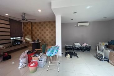 Maple Red, Adda Heights