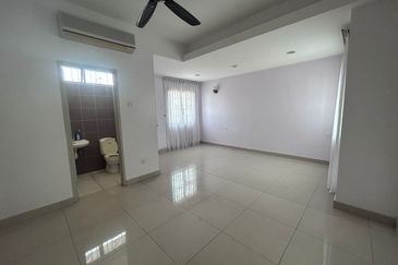 Maple Red, Adda Heights