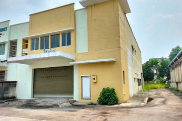 Semenyih semi detach factory, kajang factory rent 
