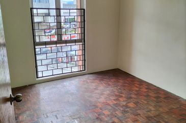 Kampung desa pandan shop apartment rumah kedai 