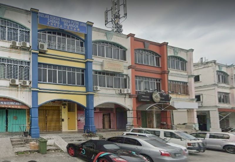Cheras 3 storey shop 4.5% return of investment taman putri jaya shop for sale