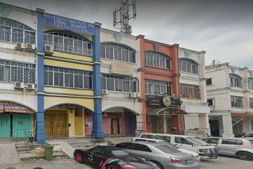 Cheras 3 storey shop 4.5% return of investment taman putri jaya shop for sale