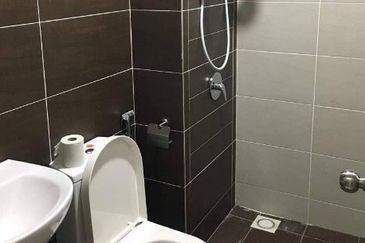 GREEN PARK SERDANG CONDOMINIUM FOR RENT PARTIALLY FURNISHED 