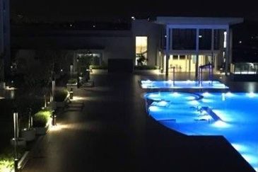 GREEN PARK SERDANG CONDOMINIUM FOR RENT PARTIALLY FURNISHED 