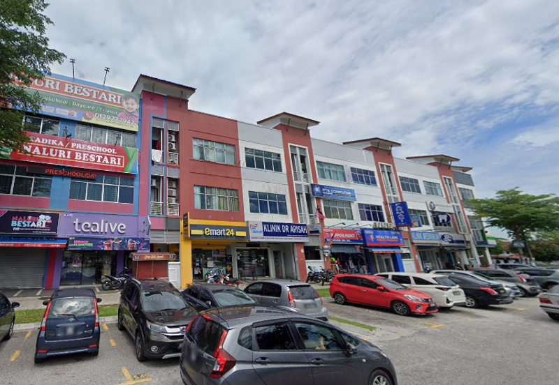 shah alam 3 storey shop opposite help university jalan nova u5/n face the main road 